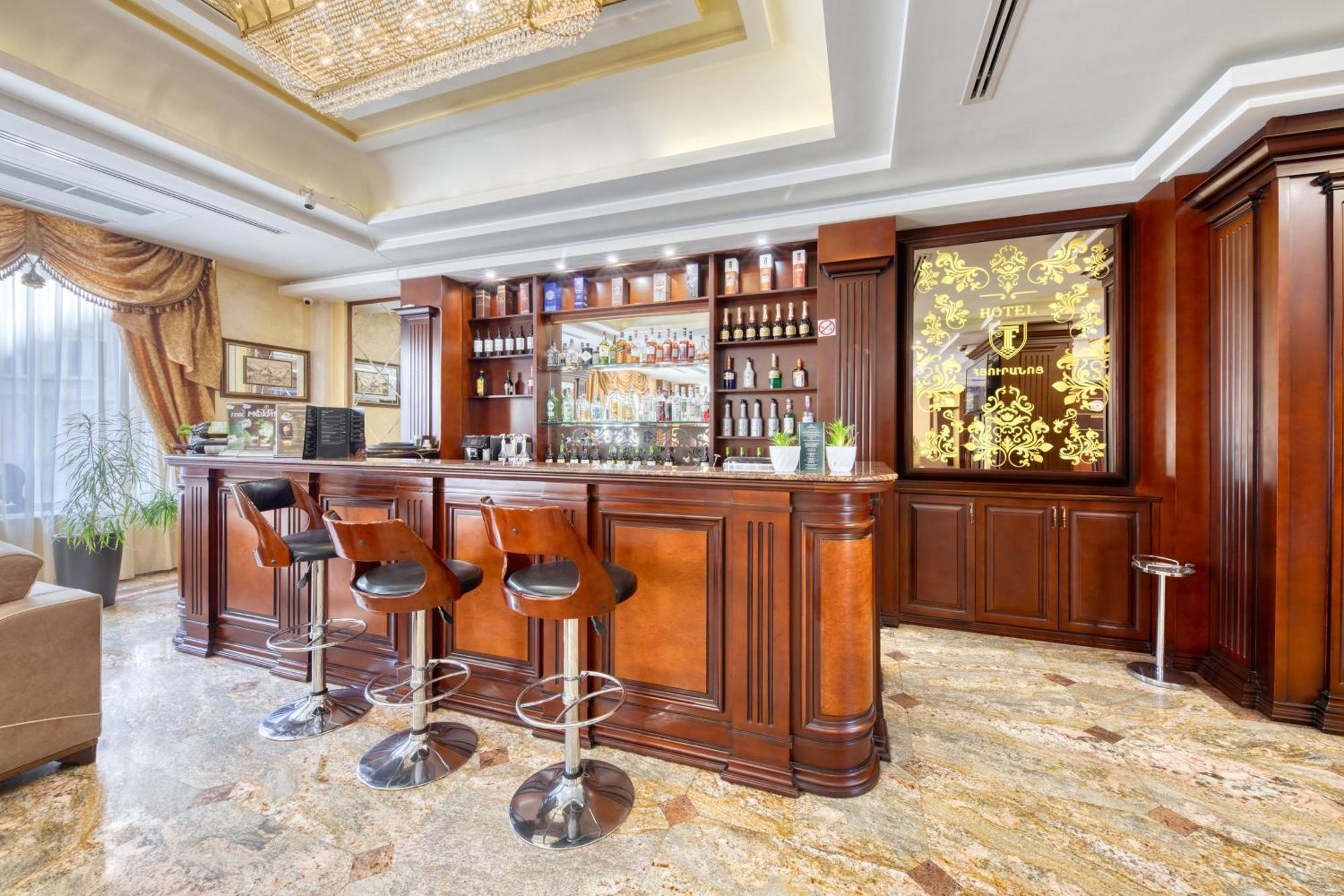 יירבאן Spa Hotel Grace Forum מראה חיצוני תמונה
